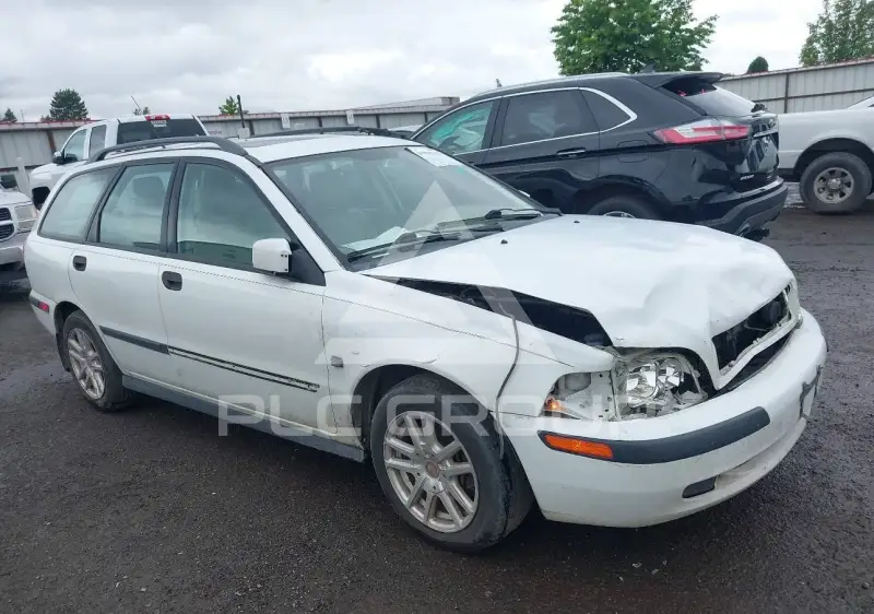 2002 Volvo V40 фото