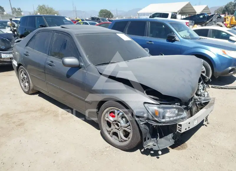 2002 Lexus IS300 photo