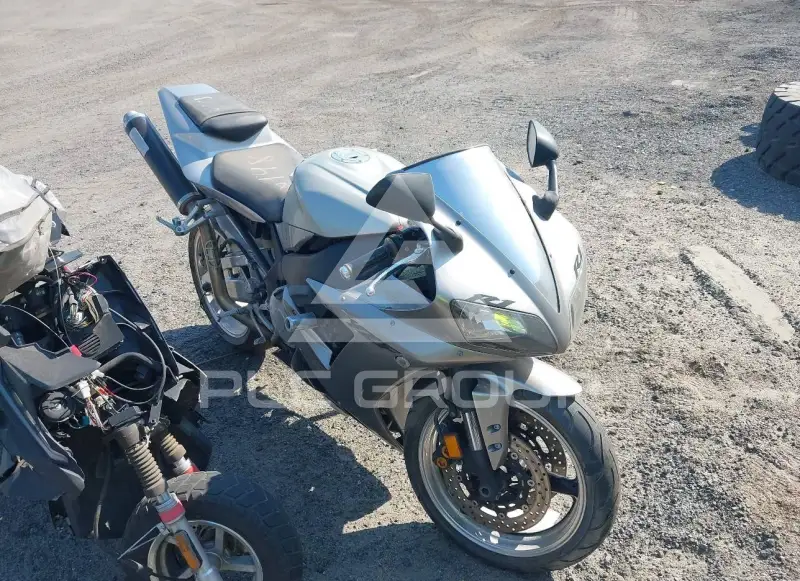 2002 Yamaha YZFR1 фото