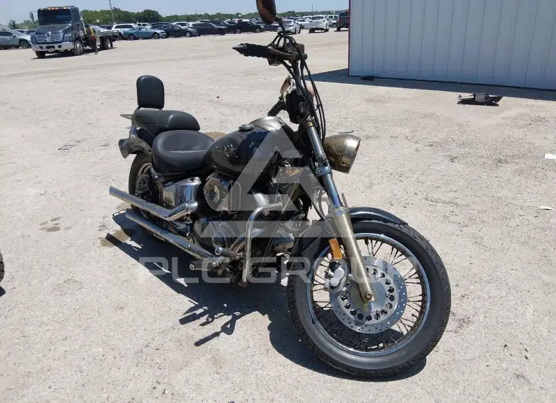 2002 Yamaha XVS1100 photo