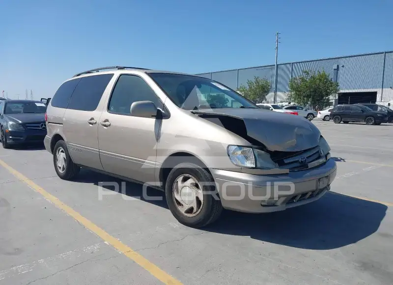 2002 Toyota SIENNA photo