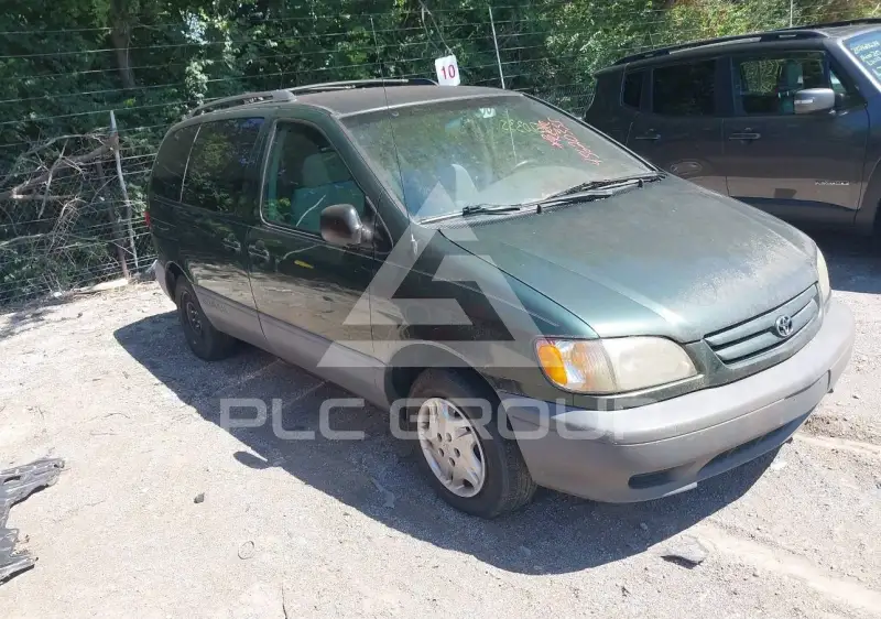 2002 Toyota SIENNA photo