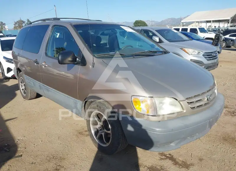 2002 Toyota SIENNA фото