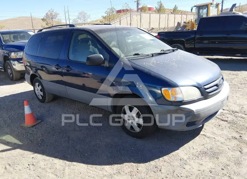 2002 Toyota SIENNA photo