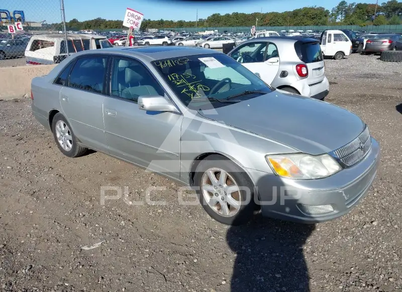 2002 Toyota AVALON photo