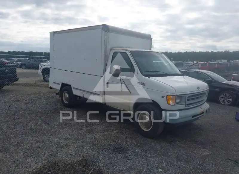 2002 Ford E-350 фото