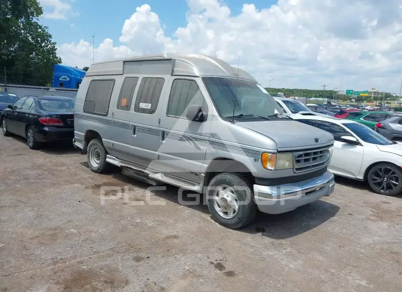 2002 Ford E-250 photo