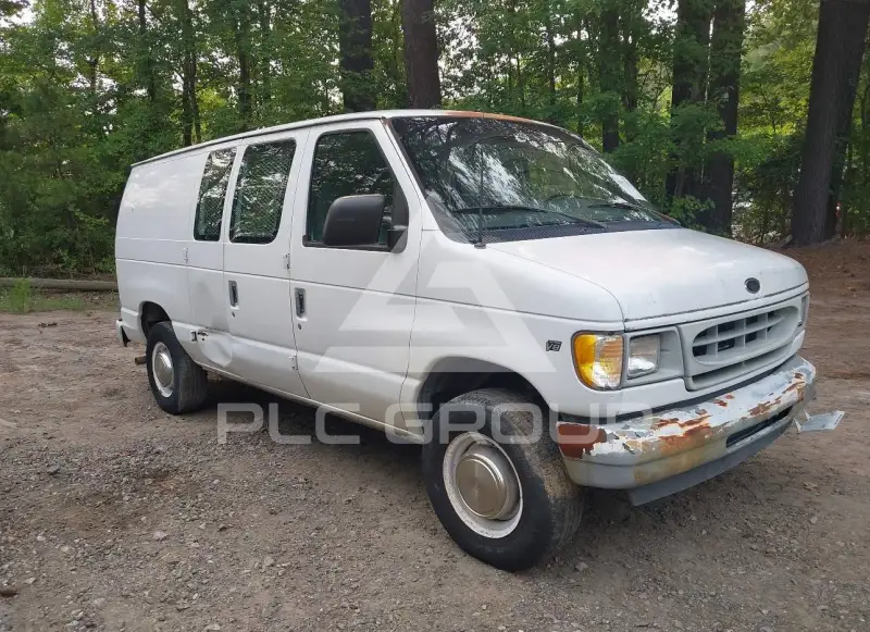 2002 Ford E-250 photo