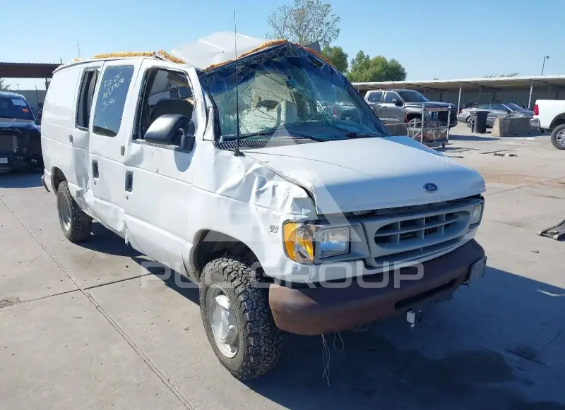 2002 Ford E-250 photo