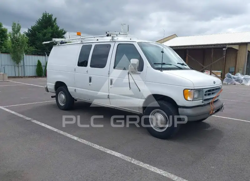 2002 Ford E-250 photo