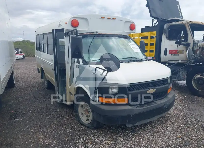 2003 Chevrolet Express photo