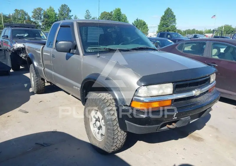 2003 Chevrolet S10 photo