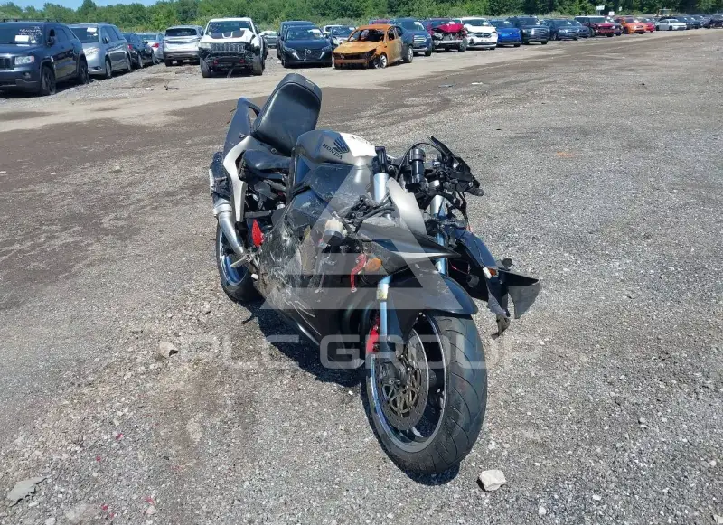 2003 Honda CBR900 фото