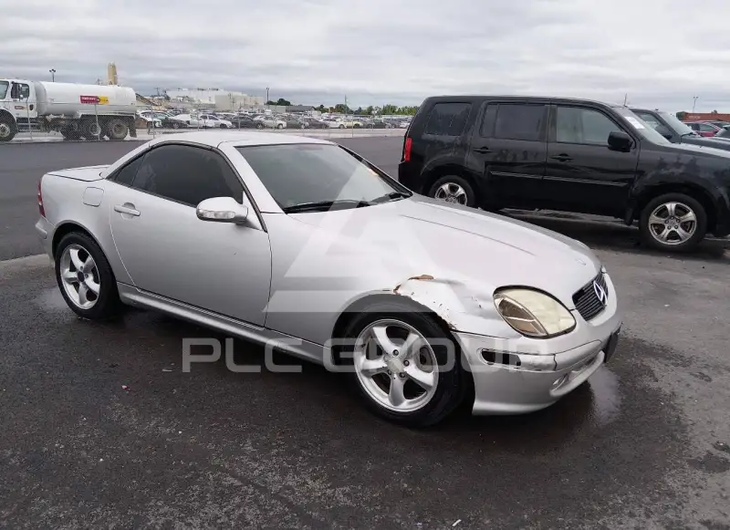 2003 Mercedes Benz SLK 320 photo