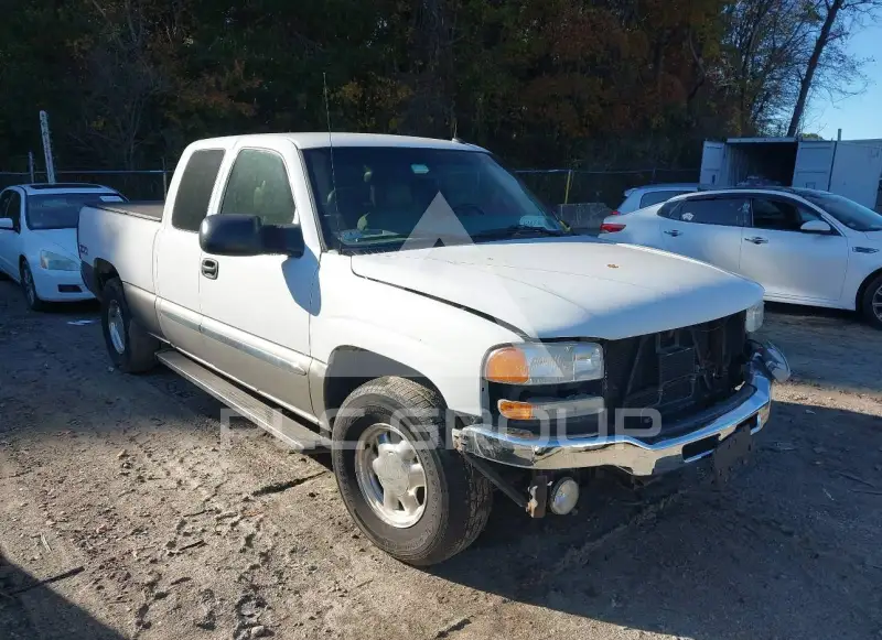 2003 GMC Sierra photo