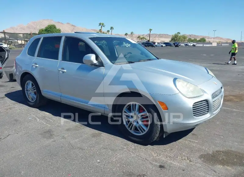 2003 Porsche Cayenne photo