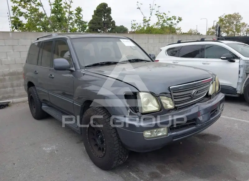 2003 Lexus LX470 photo