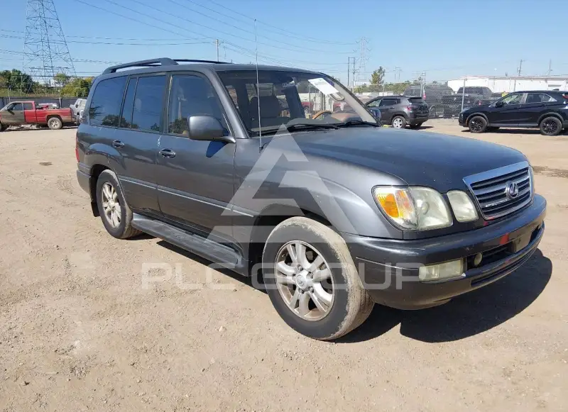 2003 Lexus LX470 photo