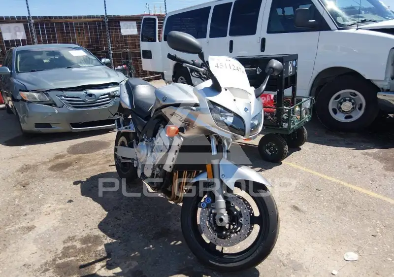 2003 Yamaha FZS10 фото