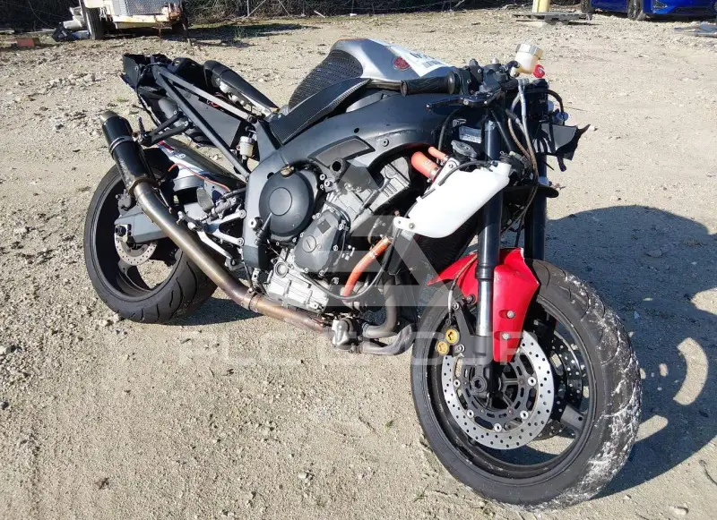 2003 Yamaha YZFR1 фото