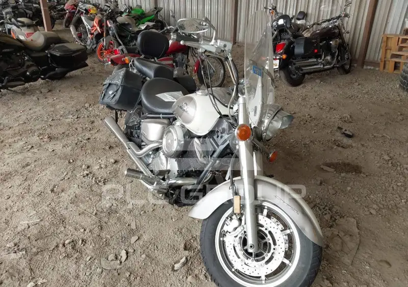 2003 Yamaha XVS1100 фото