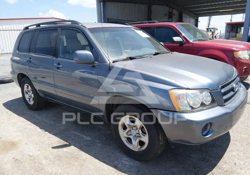 2003 Toyota Highlander photo