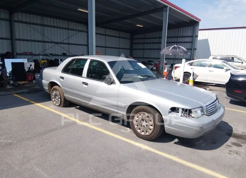 2003 Ford CROWN фото
