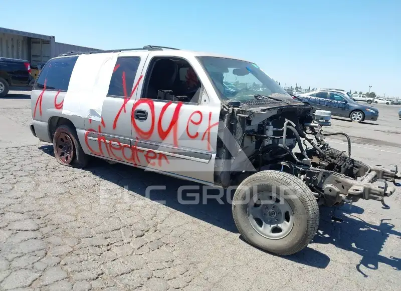 2004 Chevrolet Suburan photo