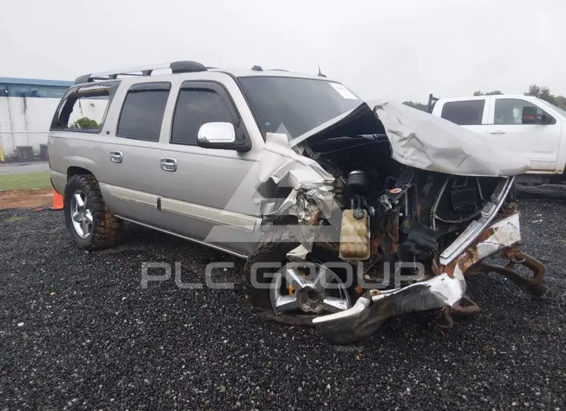 2004 Chevrolet Suburan photo