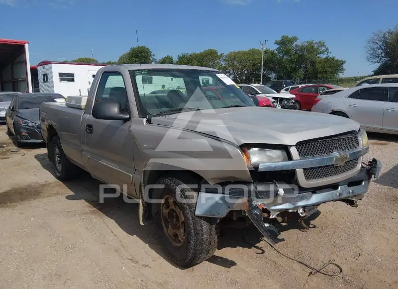 2004 Chevrolet Silverado photo