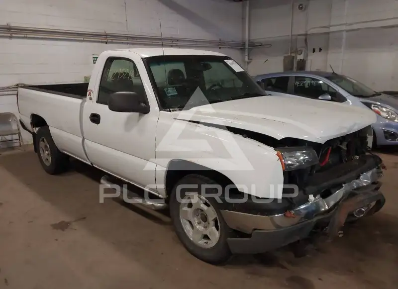 2004 Chevrolet Silverado photo