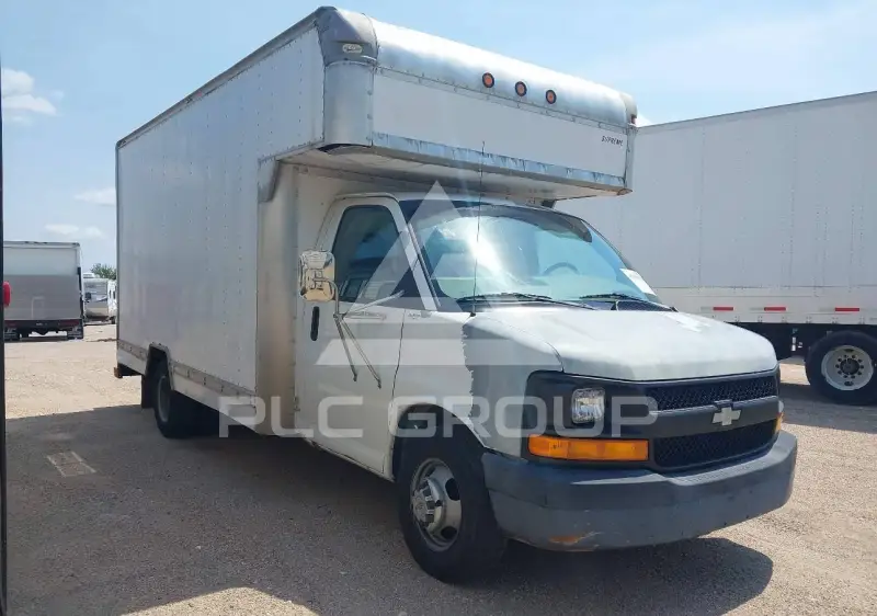 2004 Chevrolet Express photo