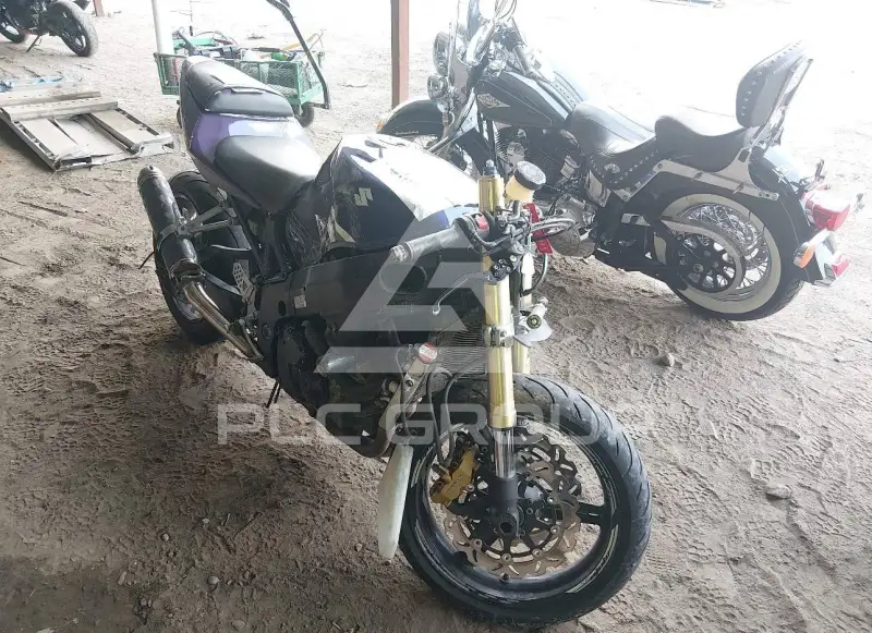 2004 Suzuki GSX-R600 photo