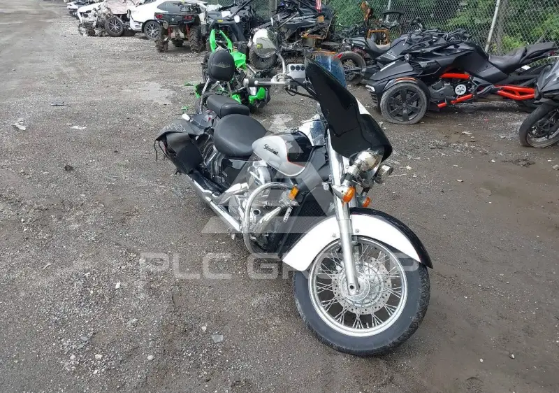 2004 Honda VT750 фото