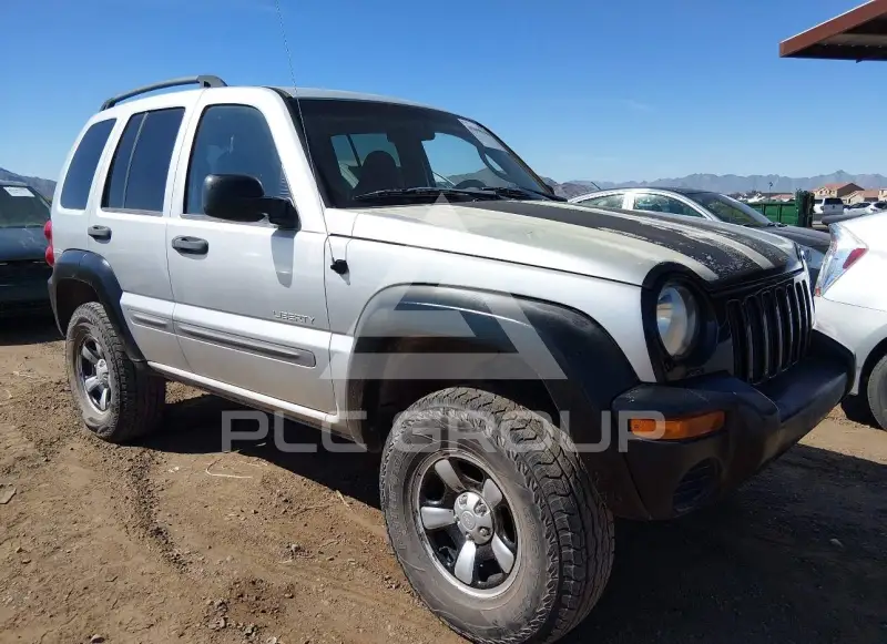 2004 Jeep LIBERTY photo