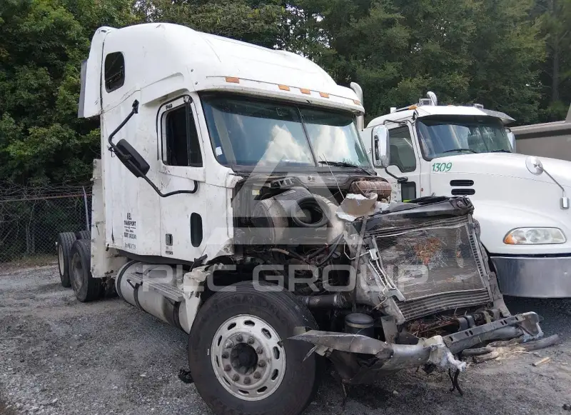 2004 Freightliner  photo