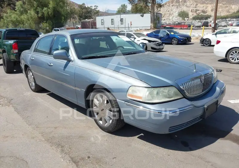 2004 Lincoln Town фото