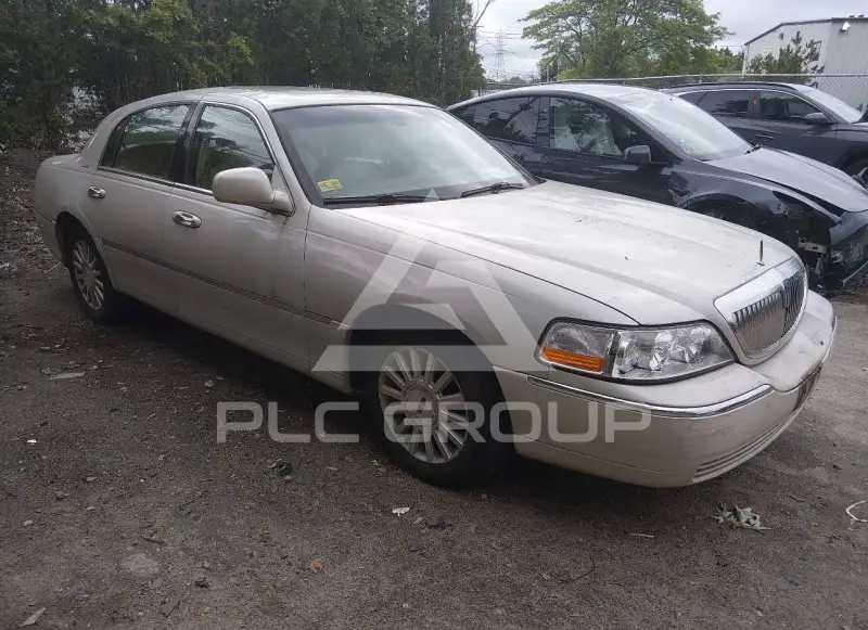 2004 Lincoln Town фото