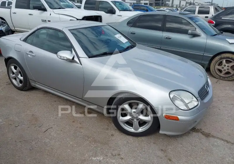 2004 Mercedes Benz SLK 320 photo