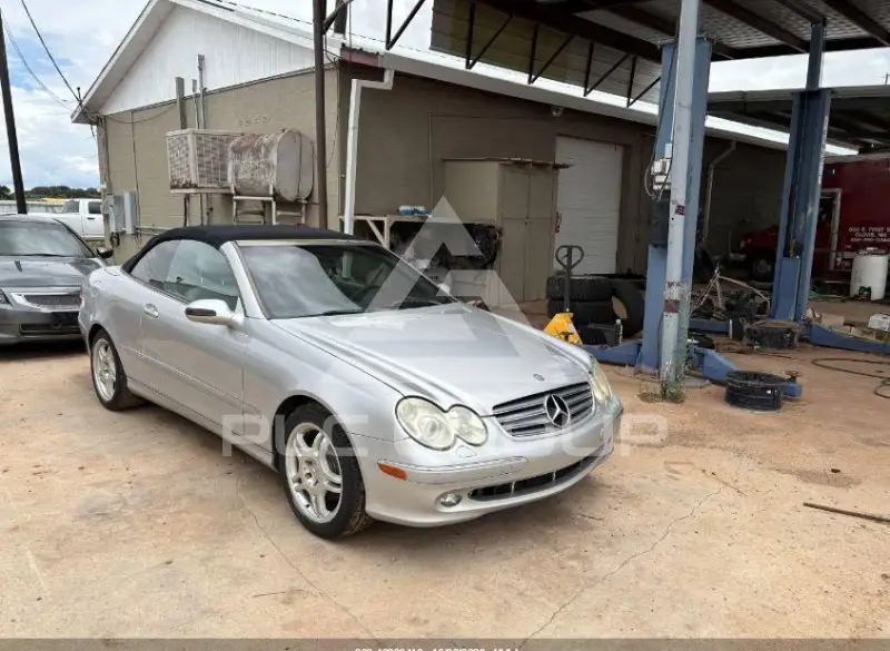 2004 Mercedes Benz CLK 320 photo