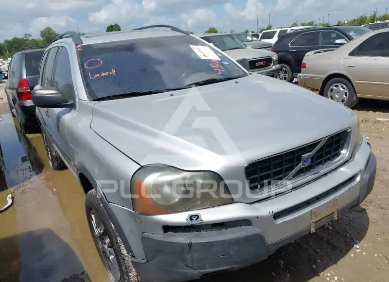 2004 Volvo XC90 photo