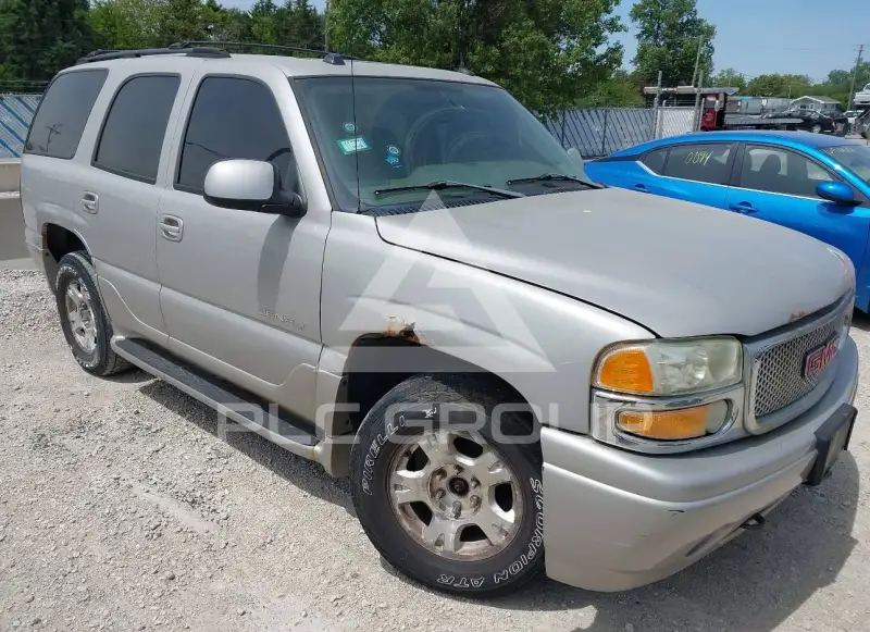 2004 GMC YUKON фото