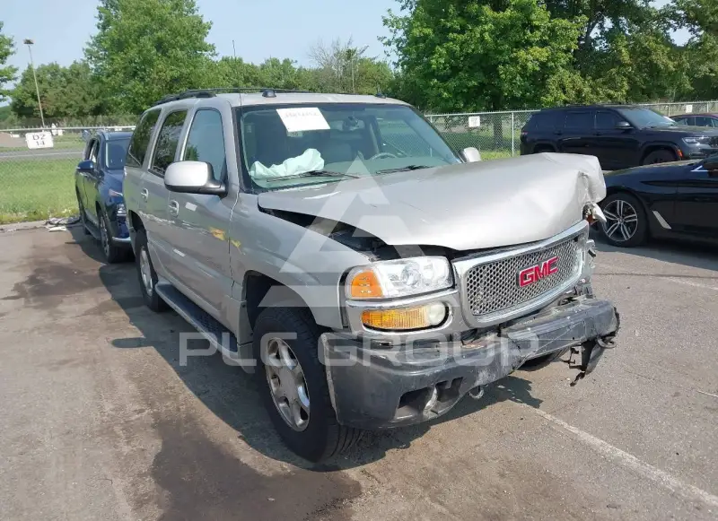 2004 GMC YUKON фото