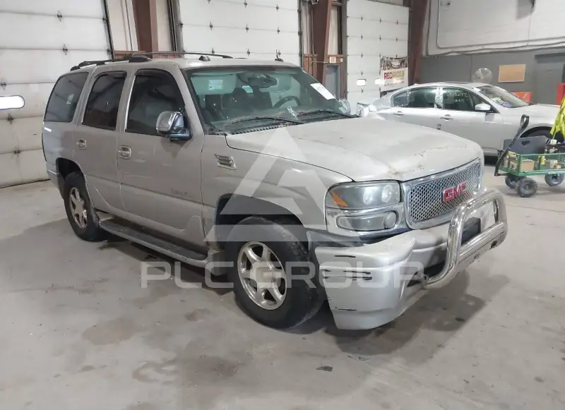 2004 GMC YUKON фото
