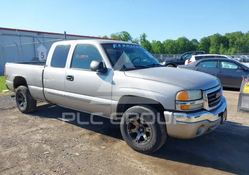 2004 GMC Sierra photo