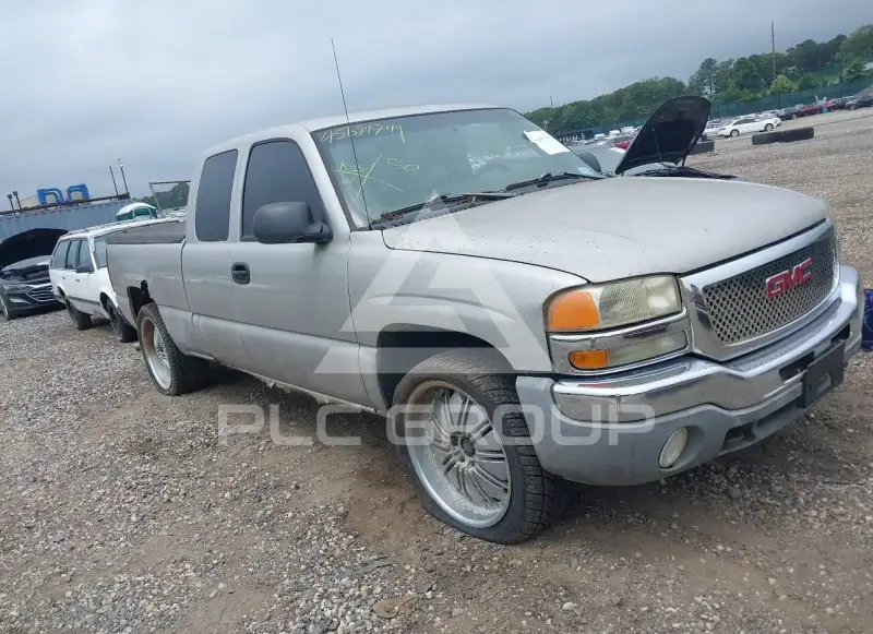 2004 GMC Sierra photo