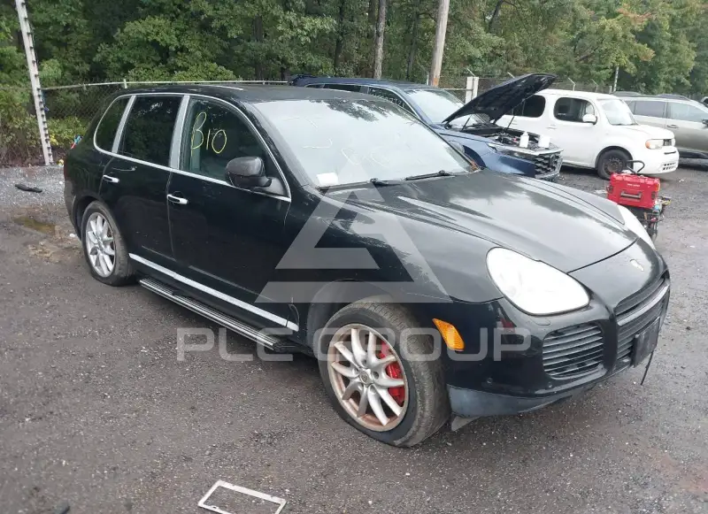 2004 Porsche Cayenne photo