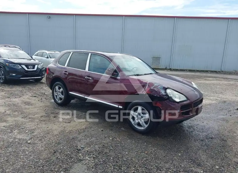2004 Porsche Cayenne photo