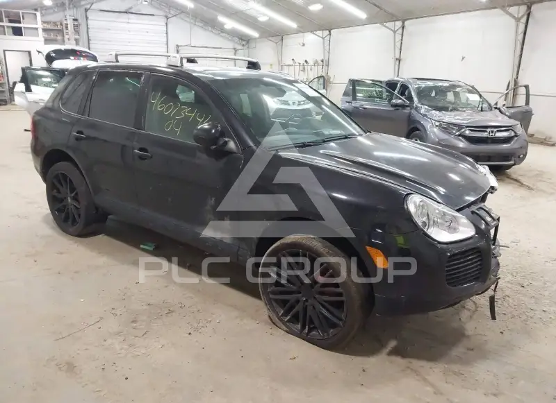 2004 Porsche Cayenne photo