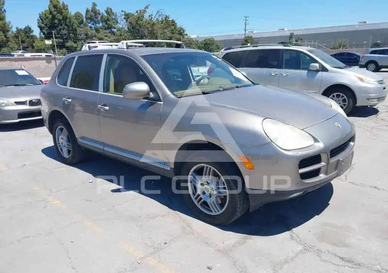 2004 Porsche Cayenne photo
